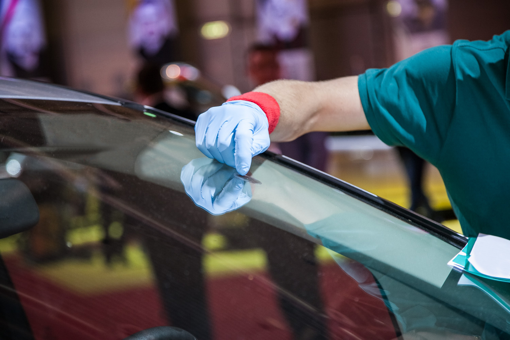 What are Eco-Friendly Practices in Auto Glass Repair & Replacement?